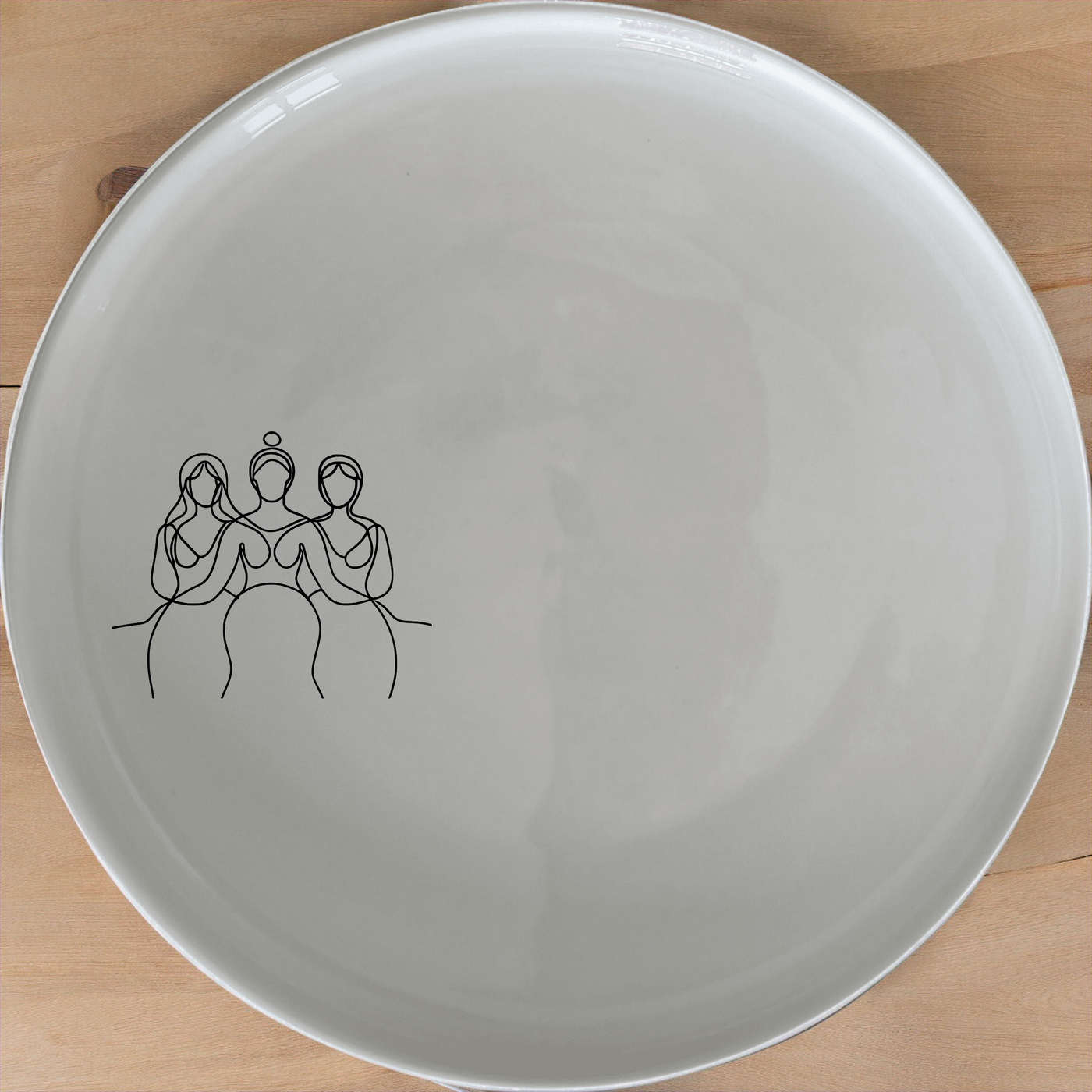 Unity Diversity Dinner Plate Set of 4 - Range 2 features a modern abstract design perfect for contemporary dining. This set includes four elegant dinner plates, each measuring 28cm in diameter, ideal for everyday use or special occasions.