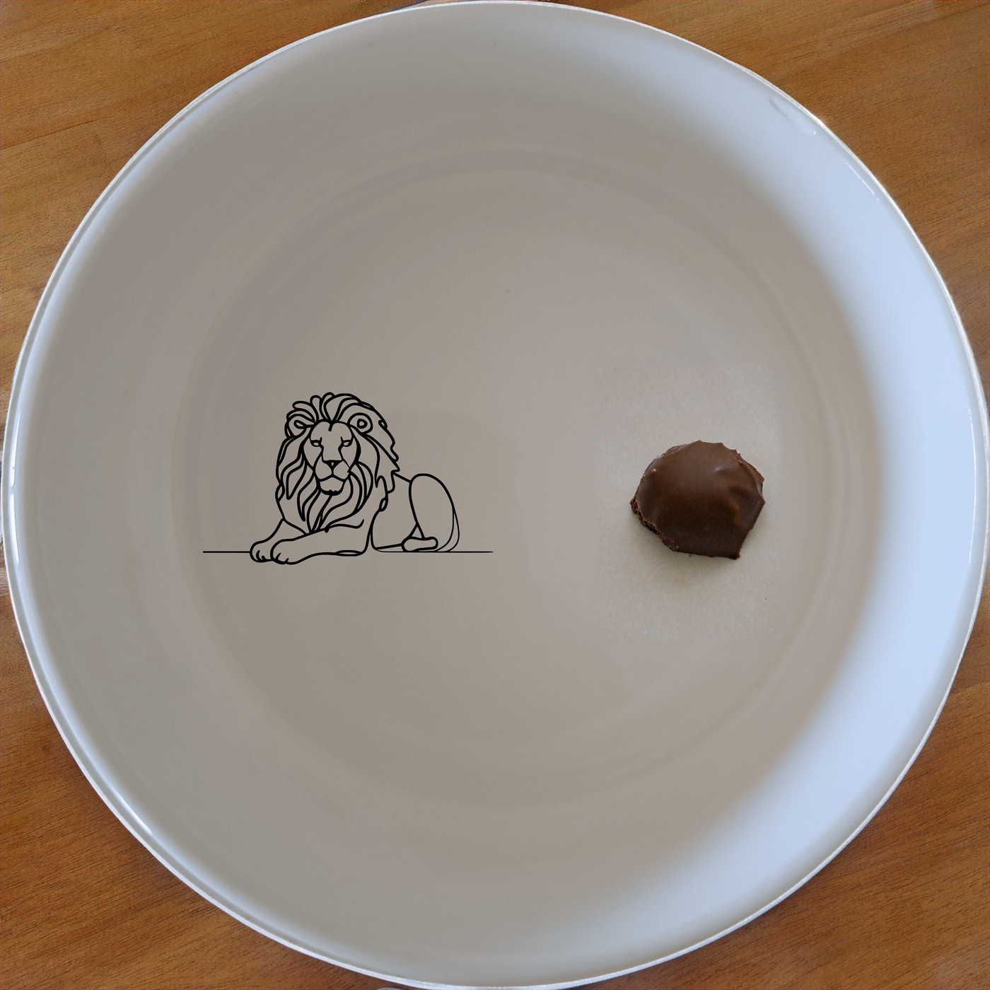 Crouching Lion Bowl Set of 4 - Range 2 is a stylish and versatile addition to your kitchen, perfect for everyday use or special occasions.
