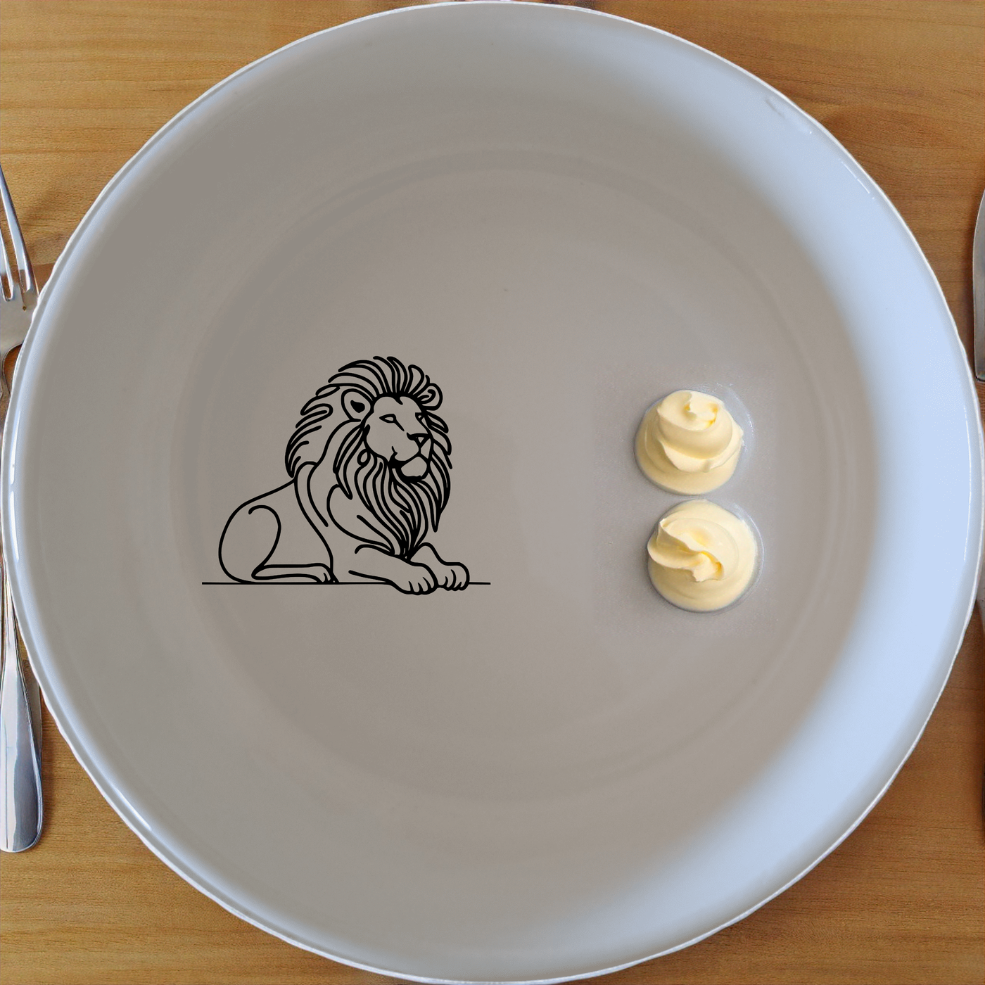 Crouching Lion Bowl Set of 4 - Range 3 offers a stylish and unique design perfect for any dining table. This set includes four beautifully crafted bowls.