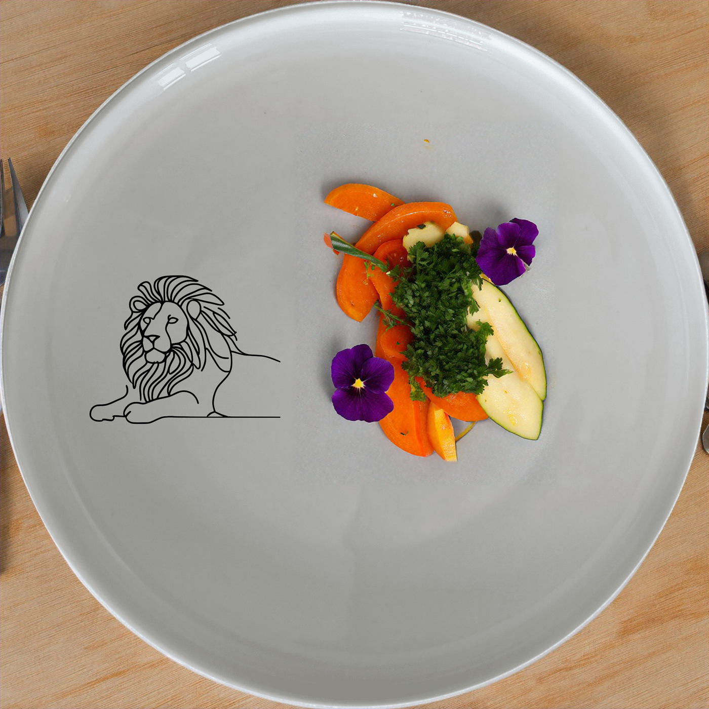 Crouching Lion Dinner Plate Set of 4 - Range 4 is a stylish and elegant dinner plate set featuring a crouching lion design. Perfect for any dining occasion.