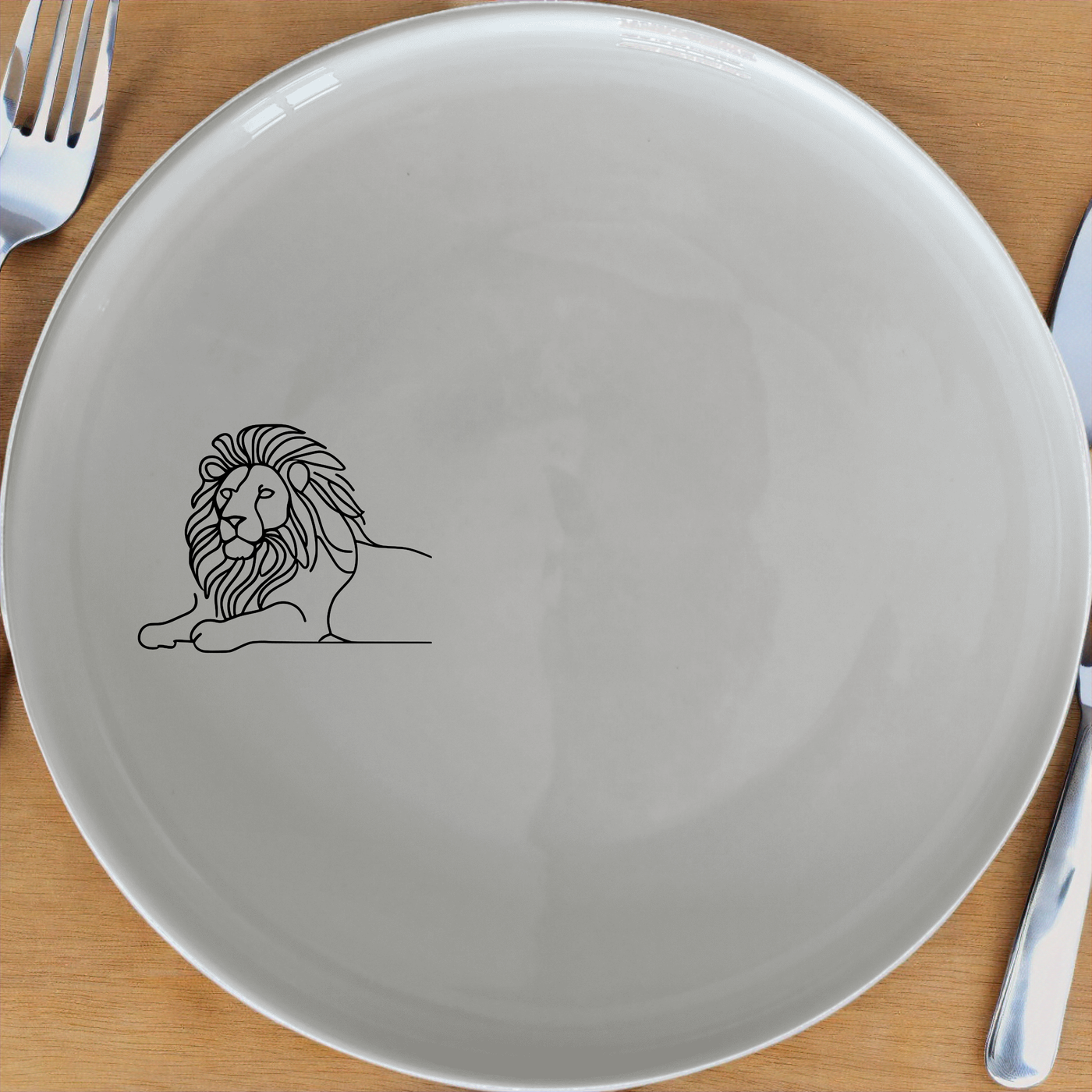 Crouching Lion Side Plate Set of 4 - Range 4 is a stylish and elegant addition to any dining table. Perfect for everyday use or special occasions.