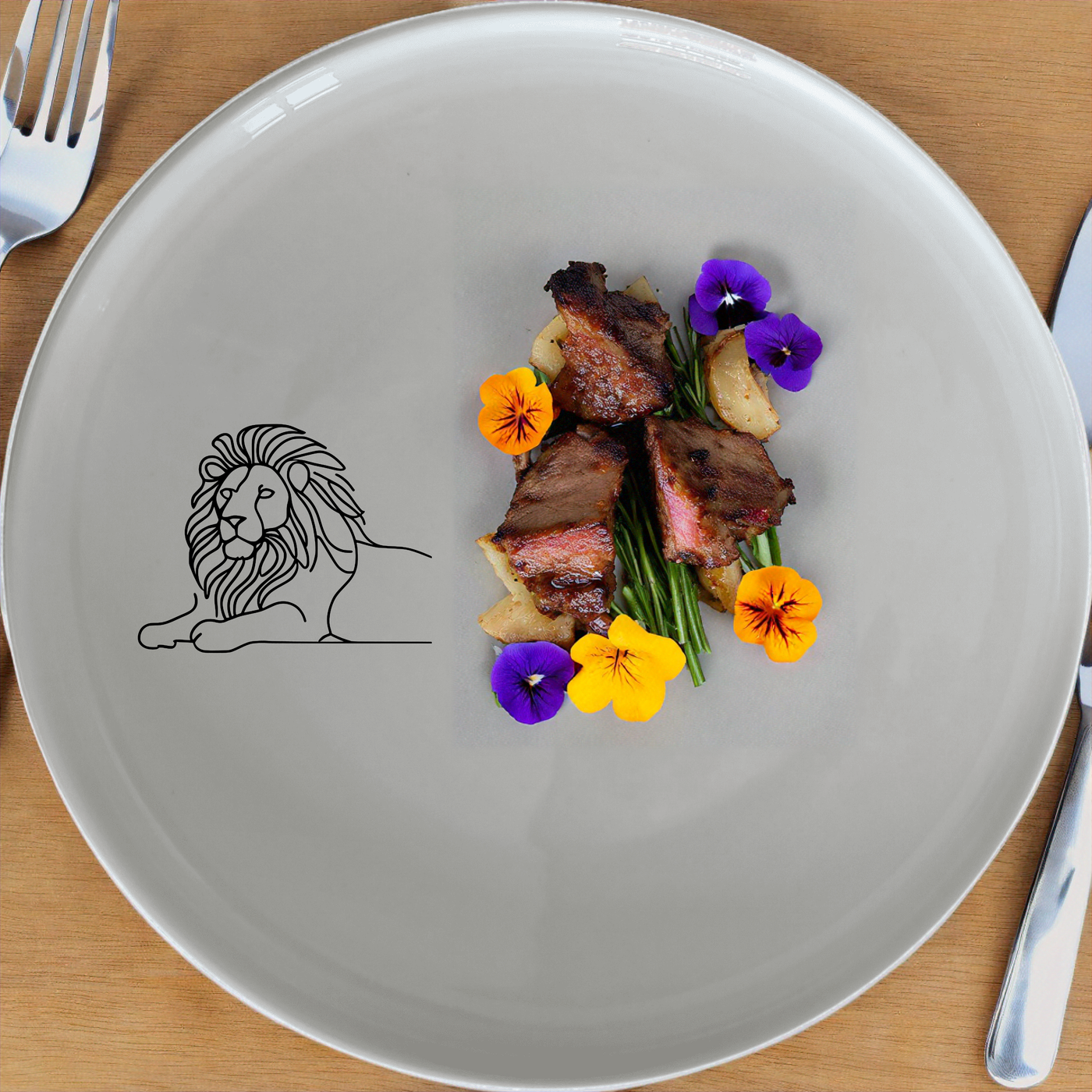 Crouching Lion Side Plate Set of 4 - Range 4 is a stylish and elegant addition to any dining table. Perfect for everyday use or special occasions.