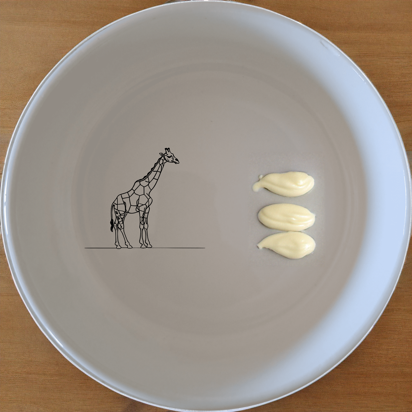 Majestic Giraffe Bowl Set of 4 - Range 3 is a stylish and modern addition to your tableware collection. Crafted from high-quality ceramic, these bowls feature a unique giraffe design that adds a touch of elegance to any dining occasion. Perfect for everyday use or special events, this set offers both functionality and aesthetic appeal.