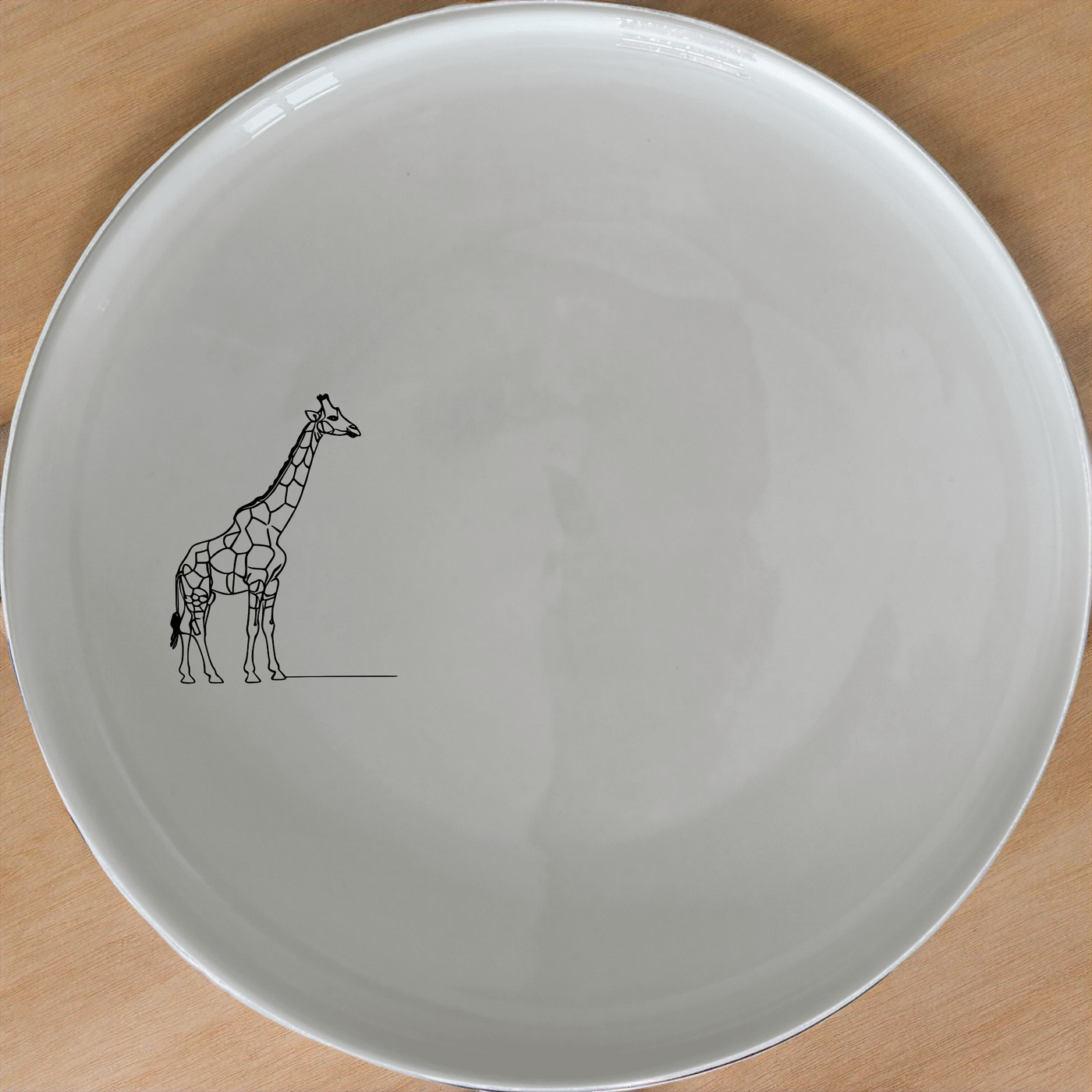 The Majestic Giraffe Side Plate Set of 4 - Range 1 is a stylish and elegant addition to any dining table, perfect for everyday use or special occasions.