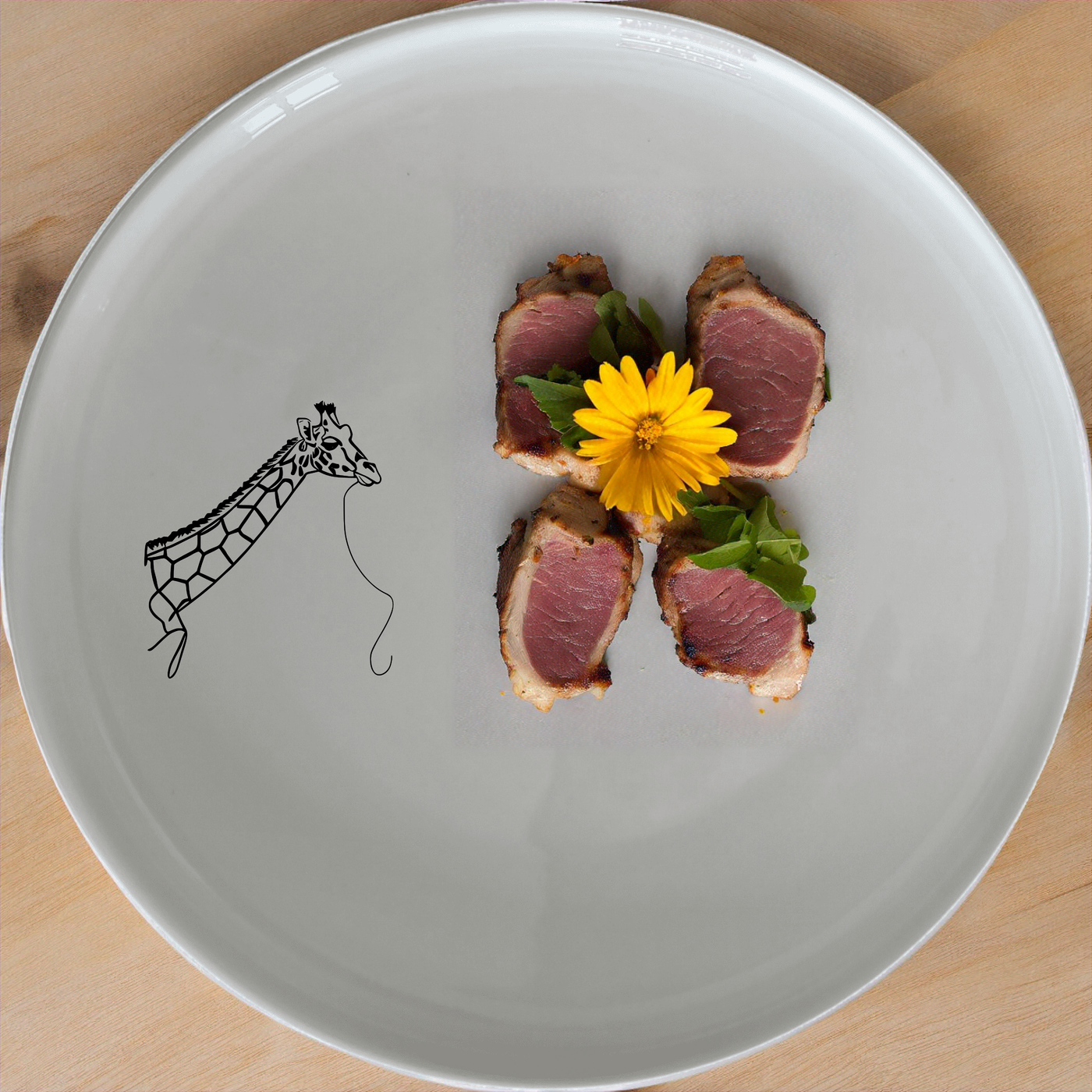 Majestic Giraffe Side Plate Set of 4 - Range 2 adds a touch of wildlife charm to your dining table, perfect for everyday use or special occasions.