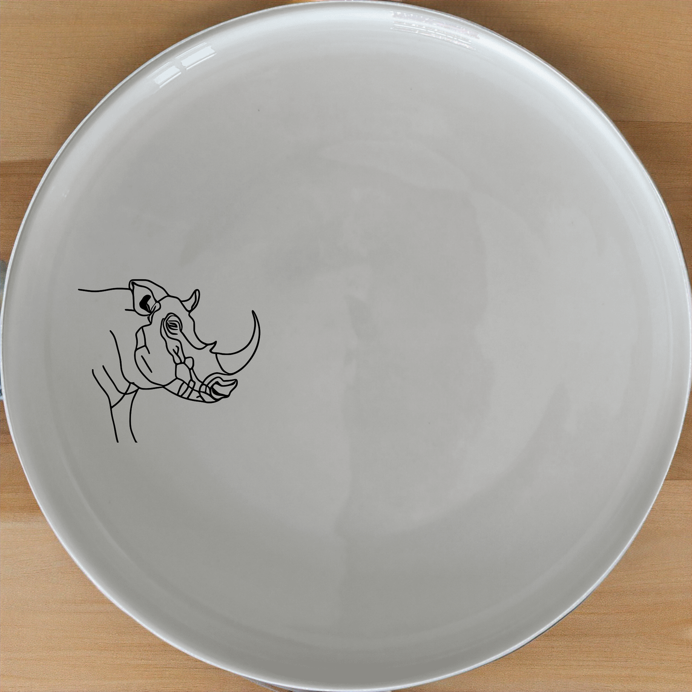 Warthog Tusk Dinner Plate Set of 4 - Range 2 features unique designs perfect for modern dining. This set adds an artistic touch to your table setting.