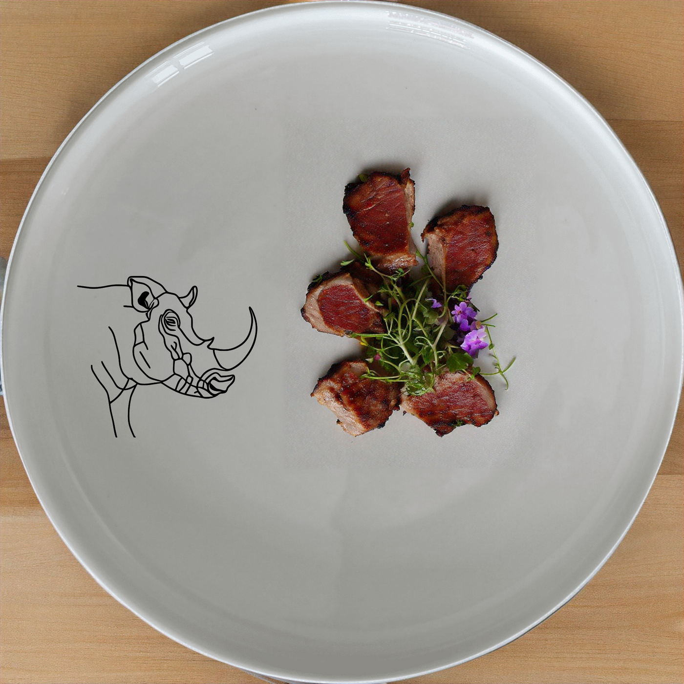 Warthog Tusk Dinner Plate Set of 4 - Range 2 features unique designs perfect for modern dining. This set adds an artistic touch to your table setting.