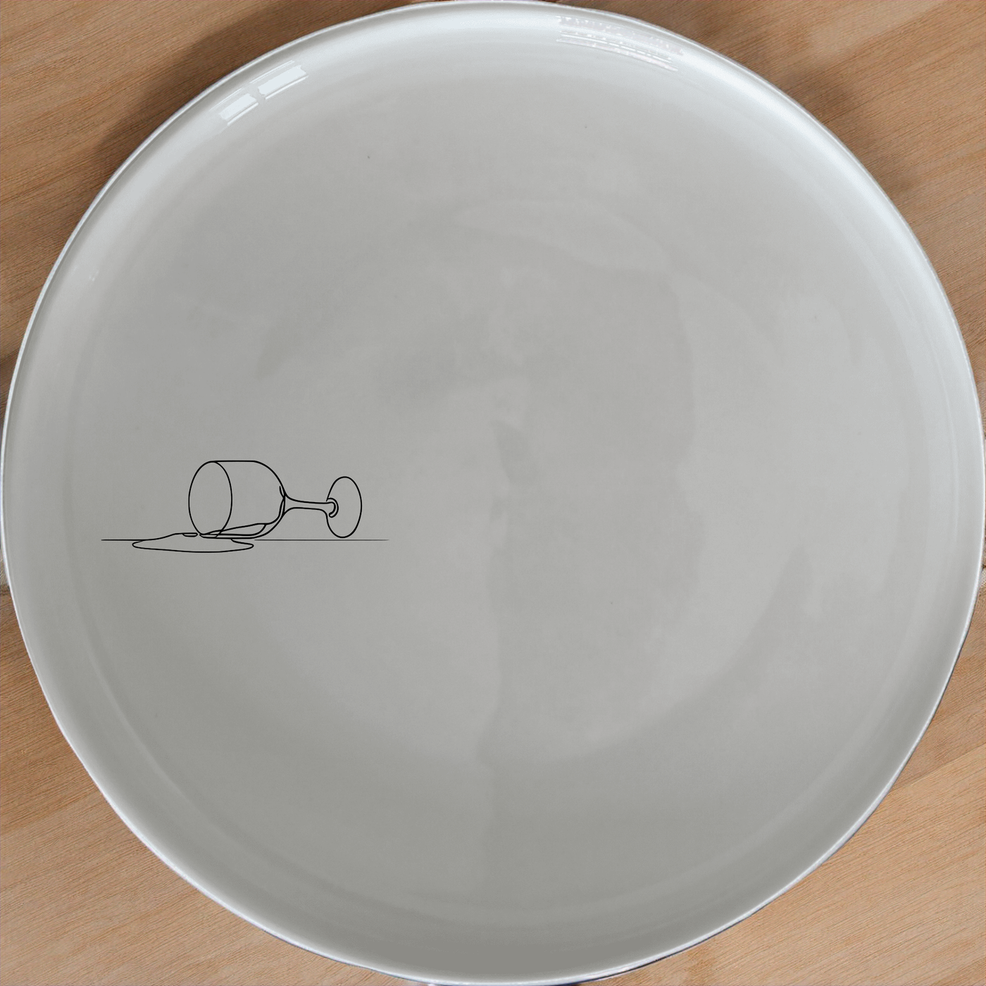 Spilled Glass Wine Dinner Plate Set of 4 - Range 3 adds a unique touch to your dining table with its abstract design.