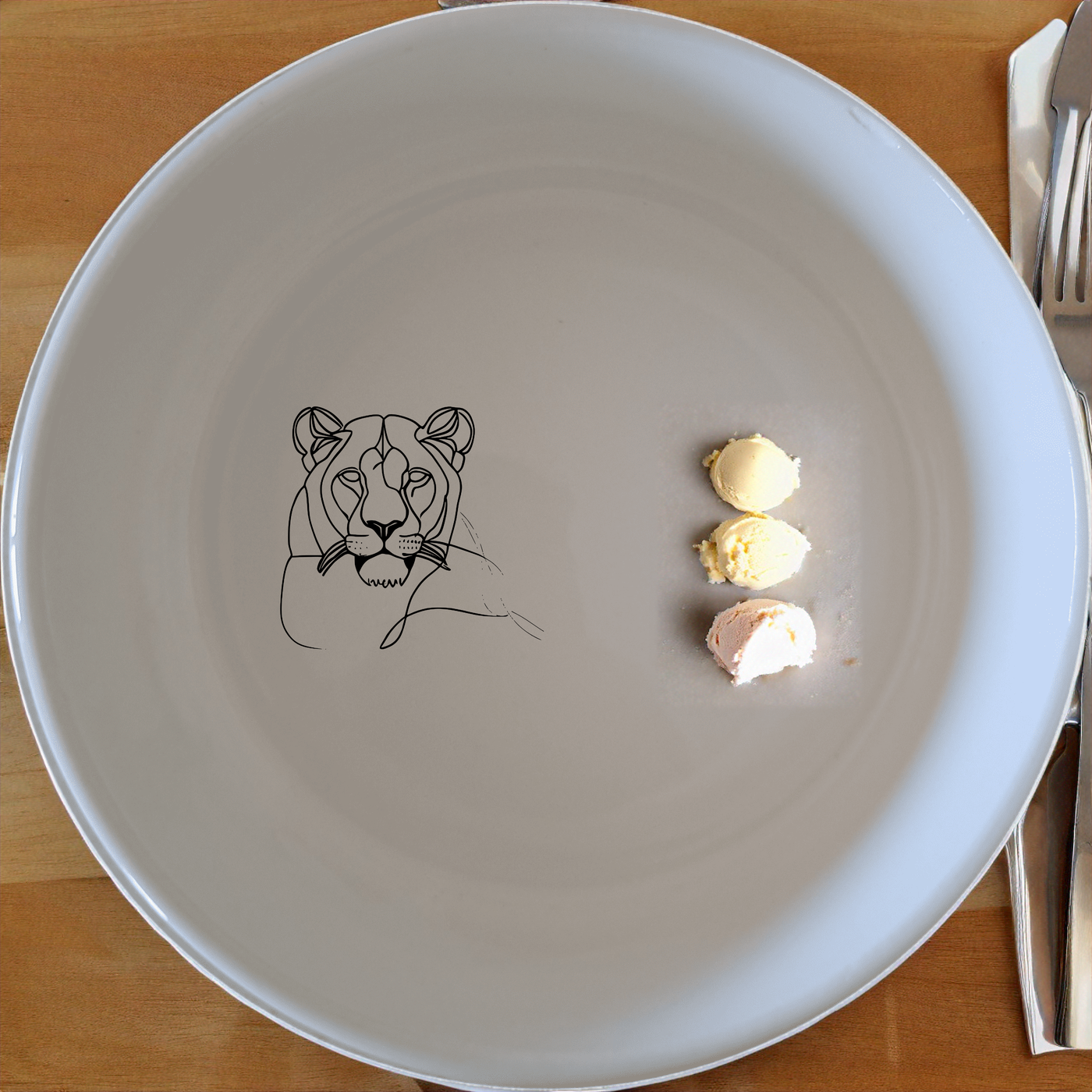 Staring Female Lioness Bowl Set of 4 - Range 3 offers elegant, minimalist design perfect for modern dining. Crafted from premium ceramic, this set adds a touch of sophistication to any table setting.