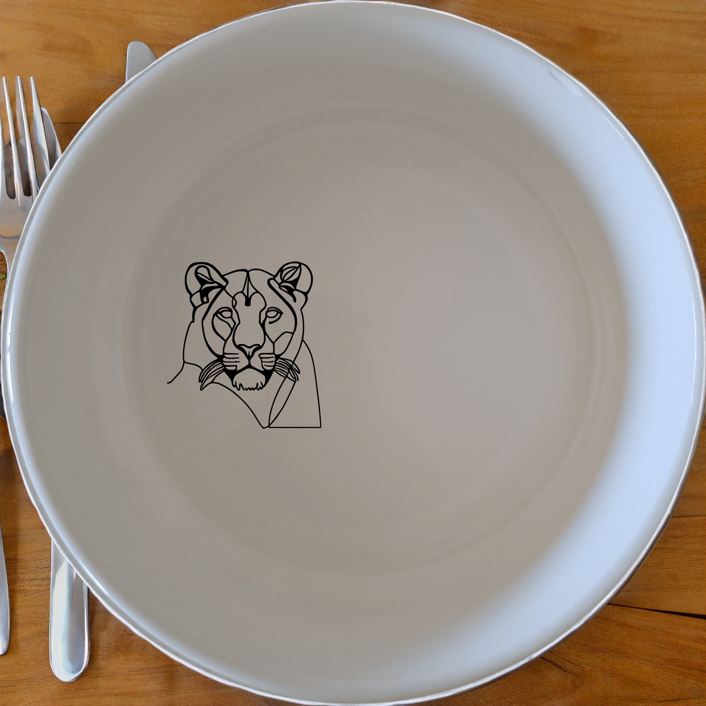 Staring Female Lioness Bowl Set of 4 - Range 4 is a stylish and elegant addition to your dining collection.