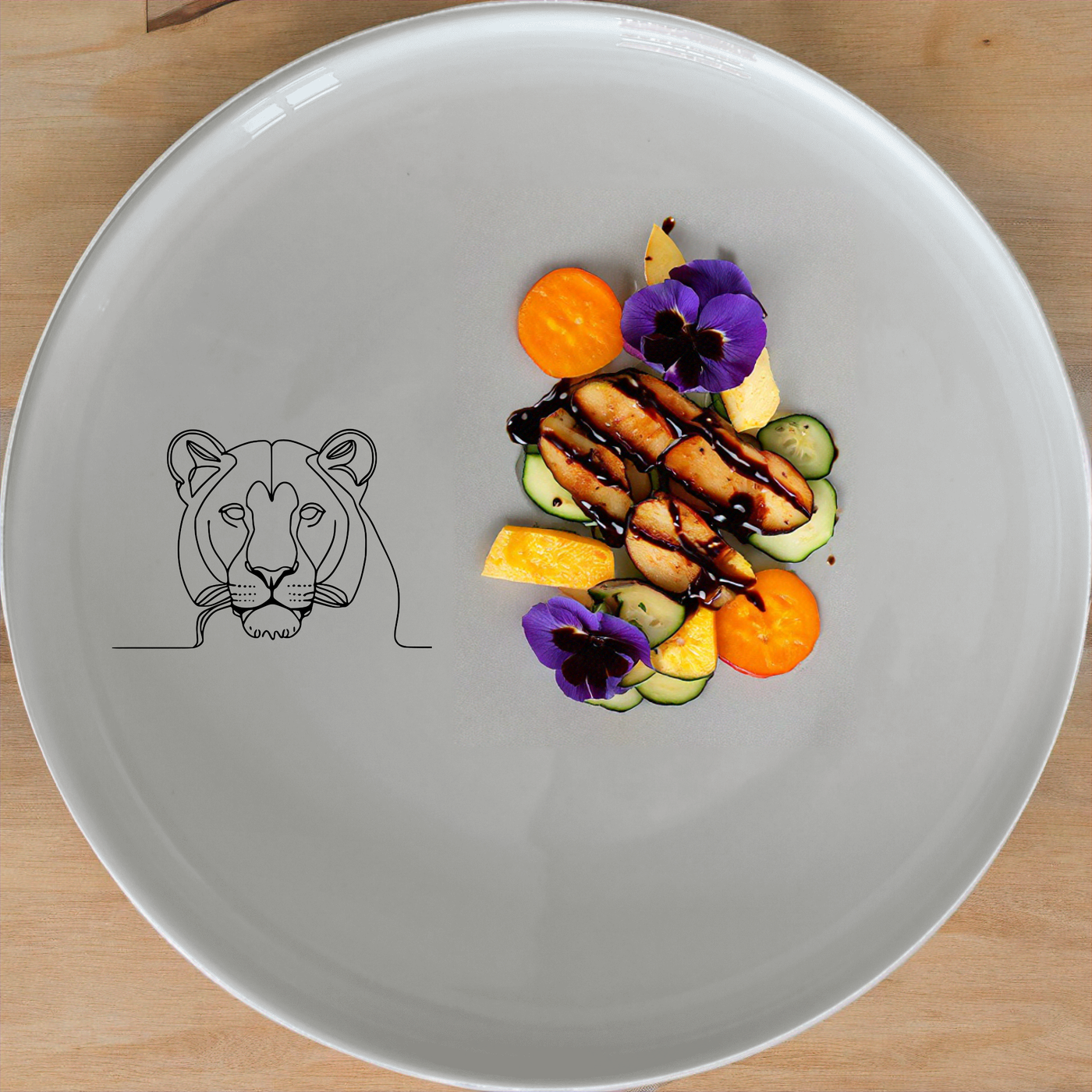 Staring Female Lioness Dinner Plate Set of 4 - Range 1 is a stunning addition to any dinnerware collection, featuring elegant lioness artwork.