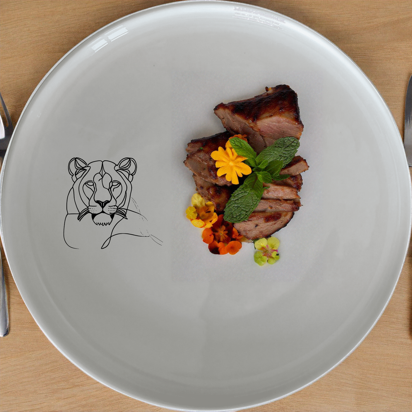 Staring Female Lioness Side Plate Set of 4 - Range 3 is a stylish and elegant addition to any dining set, perfect for modern homes.